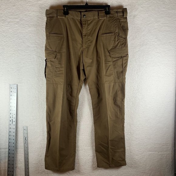 5.11 Tactical Cargo Pants Men's 40 X 32 Khaki Pockets Mid-Rise Straight Leg 8525 - Picture 1 of 9